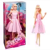 Mattel Barbie The Movie Margot Robbie als Barbie: Sammlerpuppe im rosa-weißen Karo-Kleid 