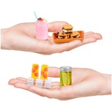 MGA Entertainment MGA's Miniverse Make It Mini Food Cafe Serie 3 Mini Collectibles, Puppenzubehör sortierter Artikel