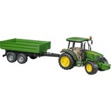 bruder 02108 John Deere 5115M, Modellfahrzeug grün/gelb, mit Bordwandanhänger