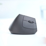 Logitech MX Vertical, Maus schwarz/silber, 2,4-GHz-Unifying, Bluetooth, kompatibel mit PC/Mac/iPadOS