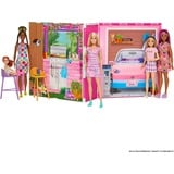 Mattel Barbie Ferienhaus Puppe und Spielset, Kulisse mit 4 Spielbereichen und 11 Zubehörteilen