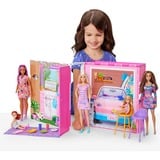 Mattel Barbie Ferienhaus Puppe und Spielset, Kulisse mit 4 Spielbereichen und 11 Zubehörteilen