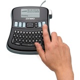 Dymo LabelManager 210D+ im Koffer, Beschriftungsgerät schwarz/silber, mit QWERTZ-Tastatur, S0964070