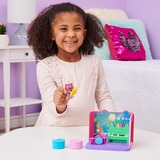 Spin Master Gabby's Dollhouse Deluxe Room – Groovy Music Room, Kulisse 