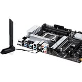 ASUS PRIME B650-PLUS WIFI, Mainboard schwarz/silber