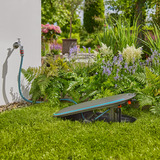 GARDENA Undercover Schlauchbox RollUp M, 20 Meter, Schlauchtrommel schwarz/türkis