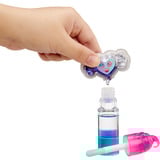 MGA Entertainment Yummiland Lip Gloss Doll: Mystery Color Change - Stephie Snowcone, Puppe 