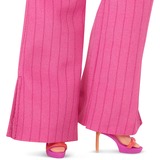 Mattel Barbie The Movie - America Ferrera als Gloria Puppe zum Film, Spielfigur  im dreiteiligen Hosenanzug in Pink