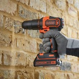 BLACK+DECKER Akku-Schlagbohrschrauber BDCHD18S1KA, 18Volt schwarz/orange, Li-Ionen Akku 1,5Ah, inkl. 104-teiliges Zubehör-Set
